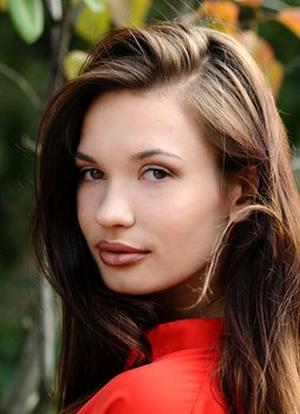 Lucie L Carolizi