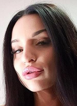 Nia Carrera