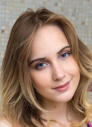 Linny Mirabelle