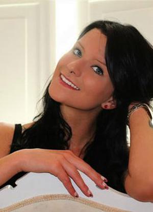 Cora 2Hot